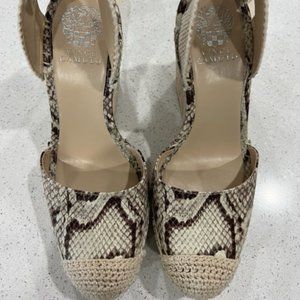 Vince Camuto Alindra Oatmeal Snakeskin Size 8.5